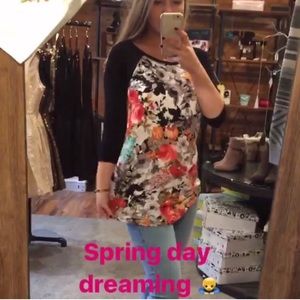 Floral 3/4 sleeve top
